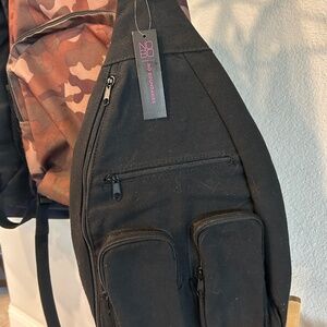 Men’s Black Sling Bag w/3 Front Zip Pockets